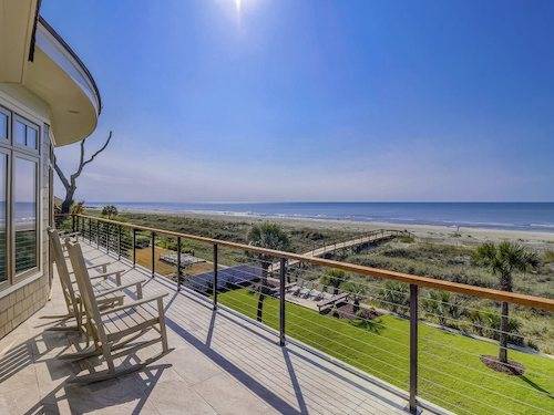 Forest Beach Hilton Head Community with beach view